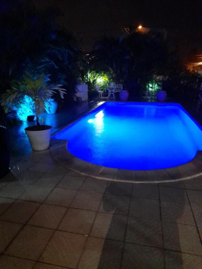 Coquet F2 Climatise Avec Piscine Au Lamentin Lejlighed Le Lamentin Eksteriør billede